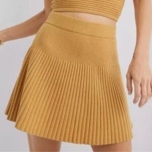 NWT Aerie Take Charge Sweater Skirt Size Large Tan/Mustard